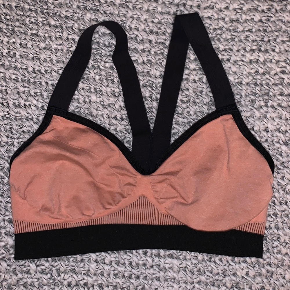 Lululemon wide strap sports bra
